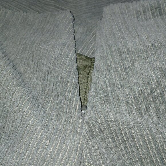 NEW IN OLIVE GREEN CORDUROY SKIRT, MID THIGH , SIDE ZIP SIZE LARGE - Picture 4 of 6